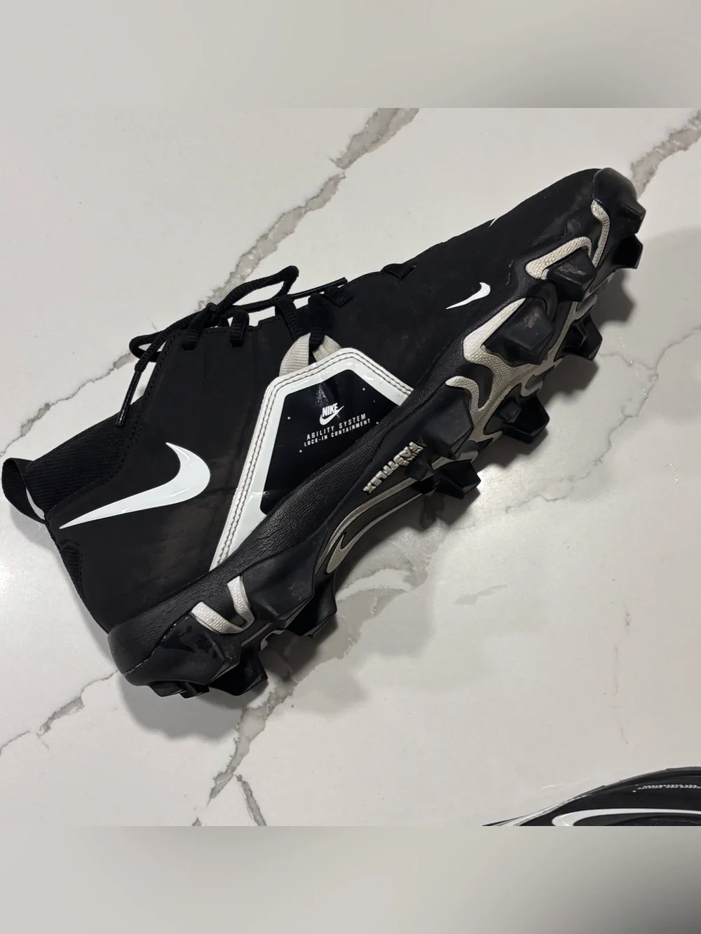 Nike Alpha Fastflex Football Cleats Men’s 10 CV0582-001 Black White Molded Studs